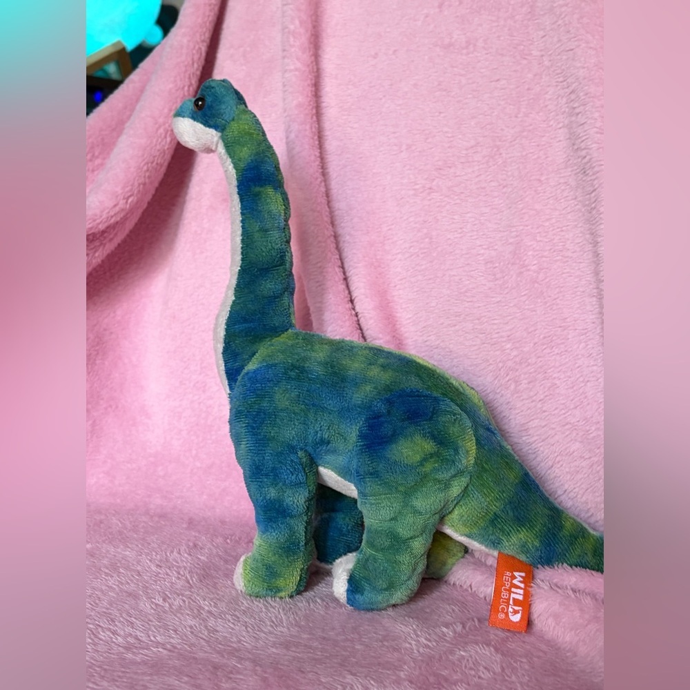 Wild republic long neck dinosaur plushie
